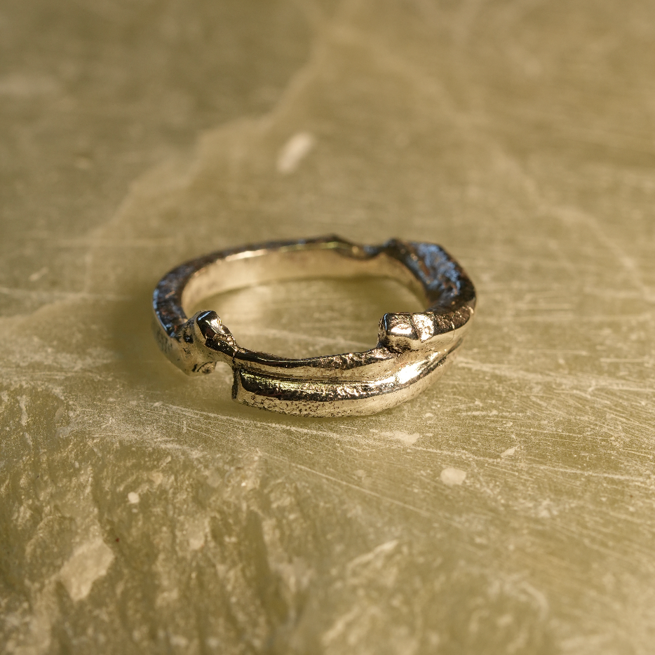 Organic No. 1 Silberring Seitenansicht Profil 935er Silber Unikat